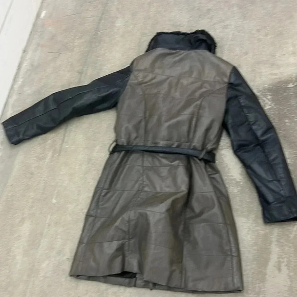 Danier genuine leather coat - Picture 5 of 9